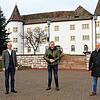 Sie ziehen gemeinsam an einem Strang für die Verwirklichung der neuen Immendinger Senorenwohnanlage &bdquo;Wohnpark Am Schloss&ldquo; ...