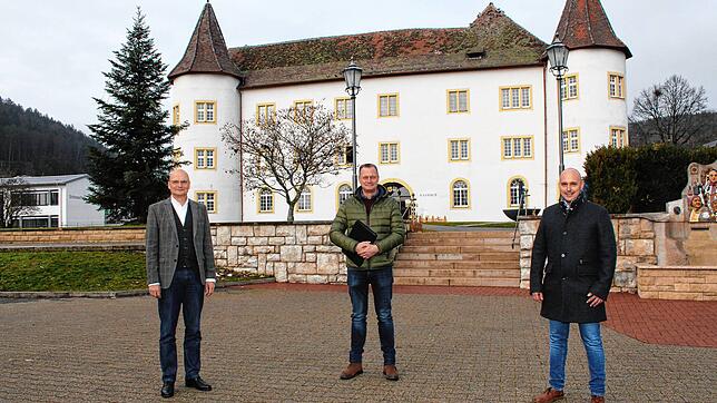 Sie ziehen gemeinsam an einem Strang für die Verwirklichung der neuen Immendinger Senorenwohnanlage &bdquo;Wohnpark Am Schloss&ldquo; ...