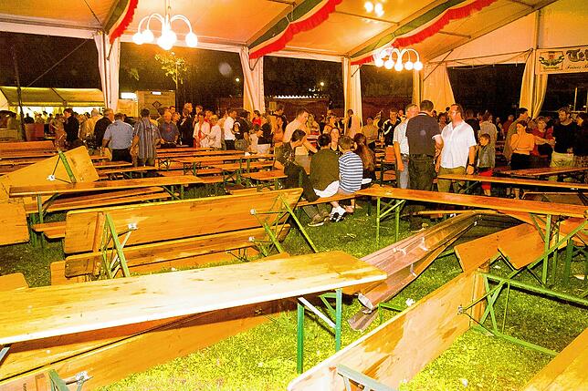 Bild 17: Bilder vom Sturm-Inferno beim Seehasenfest 2004