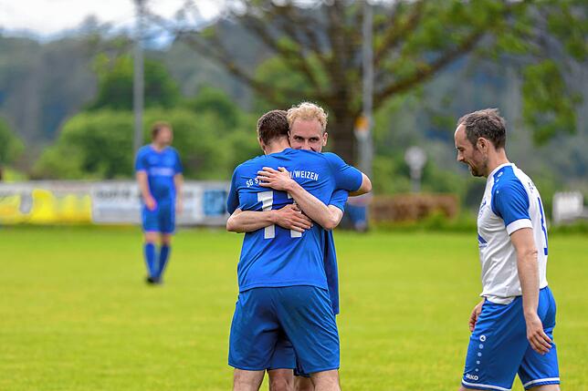 Bild 23: SG Stühlingen/Weizen siegt 5:1 beim FC Geißlingen und feiert den  Meistertitel – wir haben Fotos!