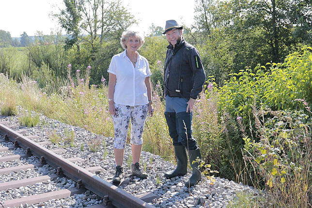 Die Landtagsabgeordnete Andrea Bogner-Unden von den Grünen und der Biberbeauftragte Gunnar Hornstein (von links) planen einen weiteren ...