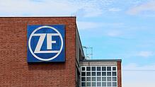 Ende vergangenen Woche war bekannt geworden, dass der Automobilzulieferer ZF – das Bild zeigt Werk 2 in Friedrichshafen – einen massiven ...