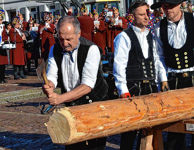 Bild 13: Der Sturm der Narren auf das Markdorfer Rathaus &ndash; Teil 3