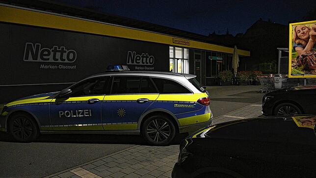 Am Abend des Mittwoch, 8. Juni 2022, hat sich im Supermarkt in Aach ein Raubüberfall ereignet. Noch spät am Abend stehen ...
