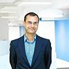 Der Professor für Systematische Theologie kommt aus Radolfzell: So strahlt Michael Quisinsky den Studierenden auf der Homepage der ...