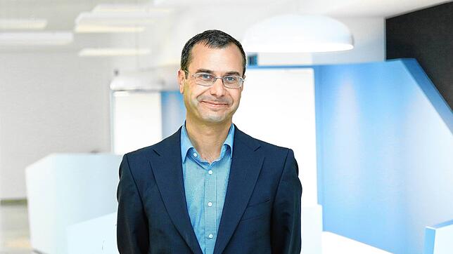 Der Professor für Systematische Theologie kommt aus Radolfzell: So strahlt Michael Quisinsky den Studierenden auf der Homepage der ...