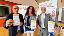Thomas Faller vom Rotary-Club, Silke Calk vom Kiwanis-Club und Georg Ückert, Vorstand der Bürgerstiftung (von links), freuen sich auf ...