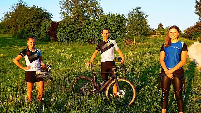 Die Macher der Endurance Challenge in gebührendem Abstand (von links): Carmen Braun und Christian Weich (c2-energize) sowie Kerstin Rohr ...