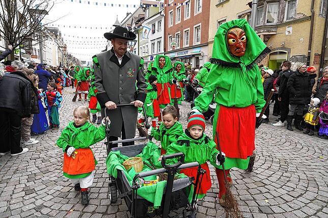 Bild 18: Fastnacht 2023: Die schönsten Fotos vom Umzug am Donnerstag in Villingen