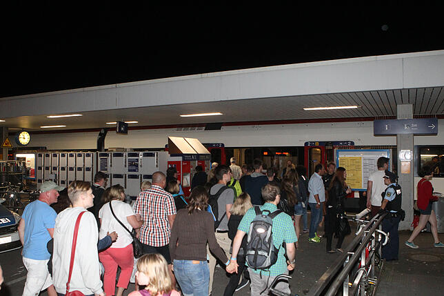 Sonderzug für Seenachtfest-Besucher auf Gleis 1 am Konstanzer Bahnhof: Im Jahr 2016 hatten Ordnungskräfte den großen Ansturm gut im Griff.