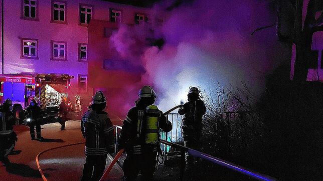 Ein Containerbrand an der Talschule rief in der Nacht zum Dienstag die Wehrer Feuerwehr auf den Plan.