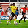 Der FC 08 Villingen (Nico Tadic am Ball) ist mit dem 1:1 bei der SG Barockstadt Fulda-Lehnerz erfolgreich in die Regionalliga gestartet. ...