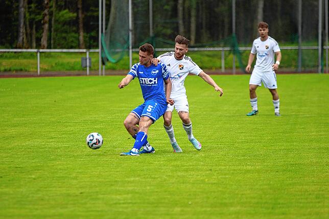 Bild 10: SV 08 Laufenburg siegt 2:1 gegen Spvgg Gundelfingen/Wildtal – und wir haben Fotos!