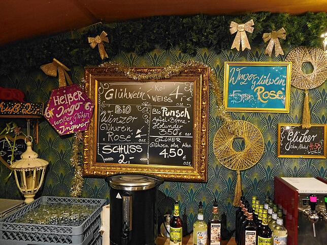 Preistafel bei der Zeppi-Bar im Konstanzer Hafen.