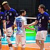 Enttäuschte Spieler beim VfB Friedrichshafen nach dem 2:3 gegen Berlin RV, das im Rennen um die Deutsche Volleyball-Meisterschaft nun ...