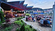 Die beliebten sommerlichen Hocks finden am 26. Juni, 10. Juli und 24. Juli im Schonacher Kurpark statt. Bild: Gemeindeverwaltung Schonach