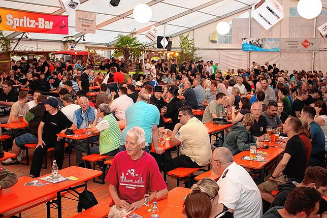 Bild 4: Auftakt des Feuerwehrfests mit 68. Kreisfeuerwehrtag