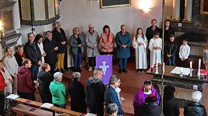 Vor der Gemeindeversammlung der Alt-Katholiken findet eine gut besuchte Eucharistiefeier in St. Peter und Paul statt. Die Alt-Katholiken ...