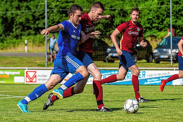 Bild 14: FC Weizen legt im Abstiegsspiel zur Kreisliga B ein 3:0 gegen FC Huttingen vor &ndash; wir haben Bilder!