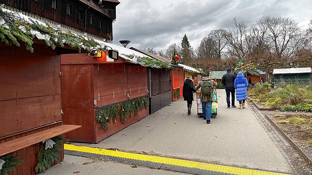Die Buden auf dem Weihnachtsmarkt bleiben vorerst geschlossen.