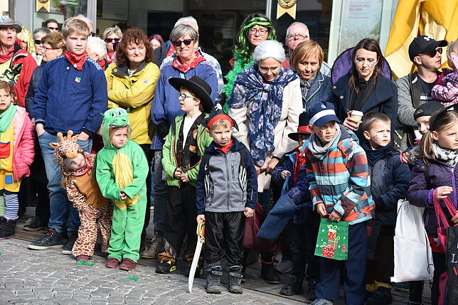 Bild 3: Großartiger Fasnet-Auftakt: Die große Schau der kleinen Narren beim Kinderumzug