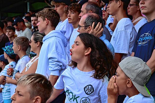 Bild 28: Pokalspiel  gegen Heidenheim: Fans feiern FC 08 Villingen trotz Niederlage