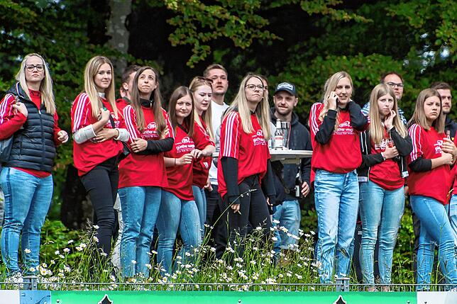 Bild 31: FC Bergalingen feiert den Titel durch einen 3:2-Sieg gegen den SV Buch II &ndash; und wir haben Bilder!