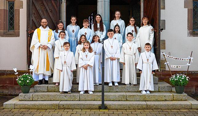 Am Samstag vor dem eigentlichen Weißen Sonntag durften acht Kinder aus Pfaffenweiler in der St.-Gallus-Kirche in Tannheim ihre heilige ...