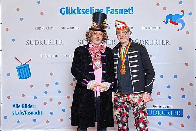 Bild 21: Gute Laune vor der SÜDKURIER-VIP-Wand bei der Fernsehfasnacht