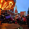 Der Überlinger Weihnachtsmarkt erfreut sich großen Zuspruchs. Viele Besucher mögen die gemütliche Atmosphäre des Hütten- und Zeltdorfes. ...