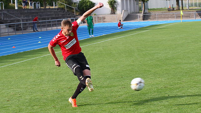 Zu wenig: Jeremy Stangl traf für den FSV Rheinfelden zum 1:1. Trotz der Führung kassierten die Rheinfelder beim SV Kirchzarten eine ...