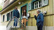 Juan Diabuno und Nadine Behr vom Jugendreferat sowie Streetworker Carlos Goeschel engagieren sich für die Jugendlichen in Überlingen. ...