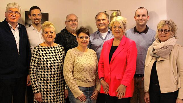 Die Gemeinderatskandidaten der Freien Wähler (von links): Mathias Scheer, Claudio Lo Vaglio, Sabine Kramer-Rempe, Michael Kownatzki, ...