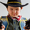 Hände hoch! Wer sich an der Fasnet als Cowboy verkleidet, der braucht auch eine Pistole. Das gehört zum Kostüm. Aber sind Waffen dabei ...