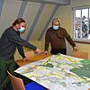 Biotopmanager Sven Gebhardt (links) und der Eigeltinger Amtsleiter Reiner Strähle sind bereits am Anfang der Planungen des ...