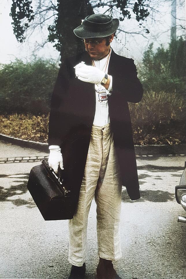 Bild 1: 1980: Als ein echter Elefant zur Fasnacht durch Konstanz marschierte
