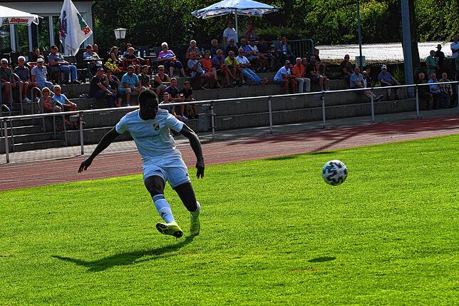 Bild 10: SV 08 Laufenburg siegt in Unterzahl gegen den SV Kirchzarten &ndash; und wir haben Bilder!