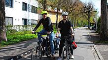 Sandor Spieß und Corinna Burger haben sich für ein Leben in der Stadt entschieden. &bdquo;Wir wollten kurze Wege, die gut zu Fuß und mit ...