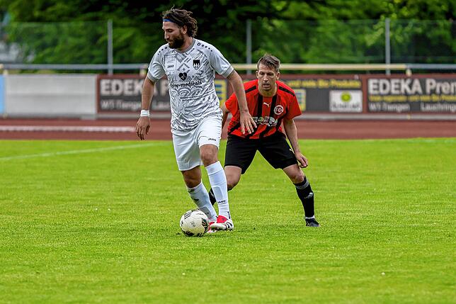 Bild 15: FC 08 Bad Säckingen unterliegt beim FC Tiengen 08 II mit 2:3 – und wir haben Fotos!