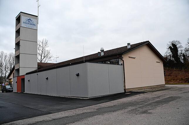 Der vom Allmendweg aus kaum sichtbare Anbau des Feuerwehrhauses wurde teurer als geschätzt.