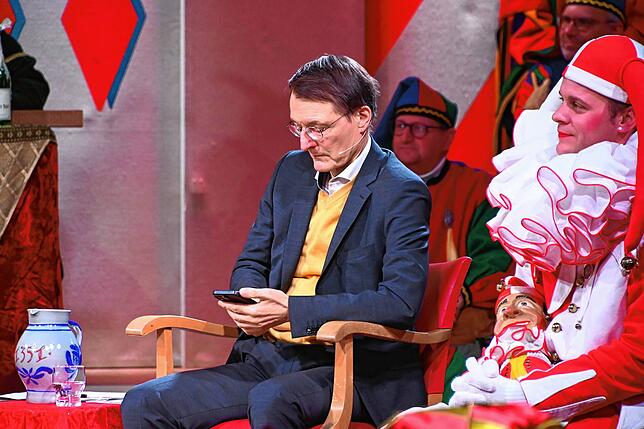 Bild 4: Karl Lauterbach vor dem Narrengericht Stockach: Die besten Bilder