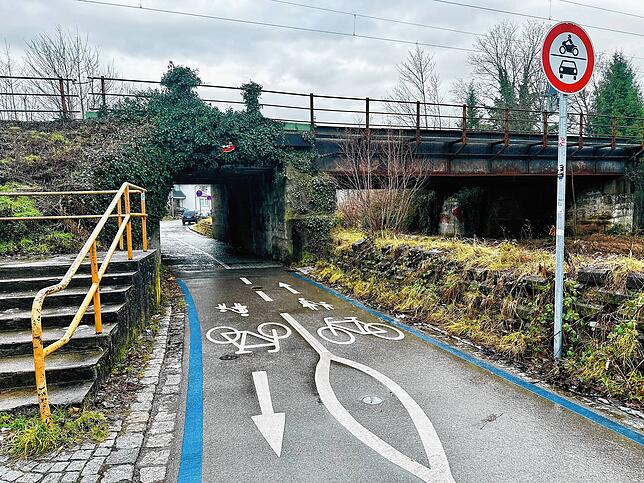 Der Radweg unter der Brücke wird auch beim Neubau nicht verbreitert.
