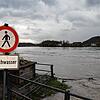 Hochwasser-Warnung am Rhein in Waldshut. Das Bild entstand am Mittwochvormittag, 15. November 2023.