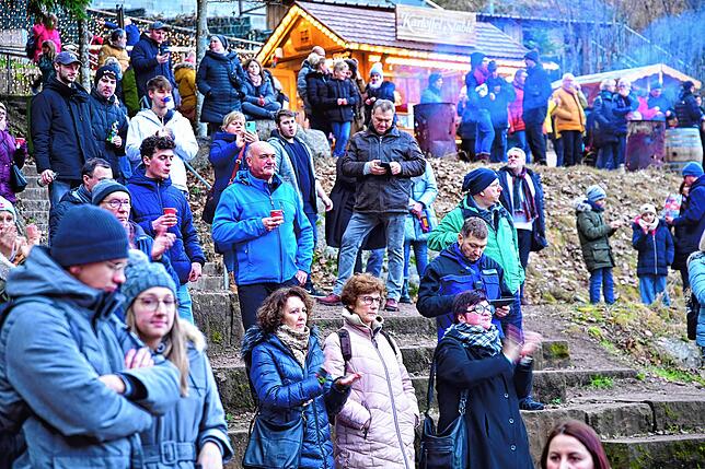 Bild 8: Dritter Tag des Triberger Weihnachtszaubers: Trommelwirbel und jede Menge Akrobatik