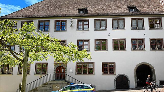 Ein 41-Jähriger musste sich vor dem Amtsgericht Radolfzell wegen versuchtem unerlaubten Erwerb von Betäubungsmitteln in neun Fällen ...