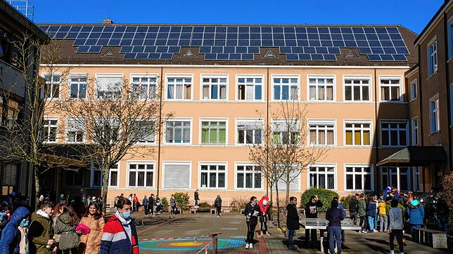 Insgesamt sind die Schülerzahlen an Singens Realschulen stabil. Doch die Zeppelin-Realschule war zuletzt mehr gefragt als die ...
