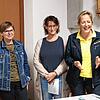 Gabi Martin (links) und Vera Zeiher (rechts) von der Nachbarschaftshilfe Hand in Hand in Orsingen-Nenzingen geben Einblicke in ihre ...