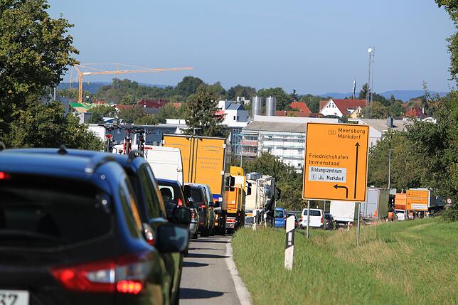 Um 11.02 Uhr am Markdorfer Ostende bei Steibensteg. Bis zur Stadtmitte sind es rund 1,5 Kilometer.