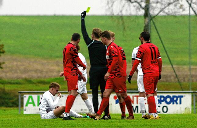 Bild 13: Acht Tore im Duell zwischen FV Walbertsweiler und SV Deggenhausertal. Wir haben die besten Bilder!
