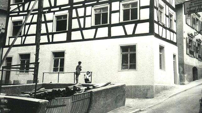 In der Metzgergasse geht es heutzutage meistens sehr ruhig zu. Die Dunglege ist längst einem Autostellplatz gewichen.